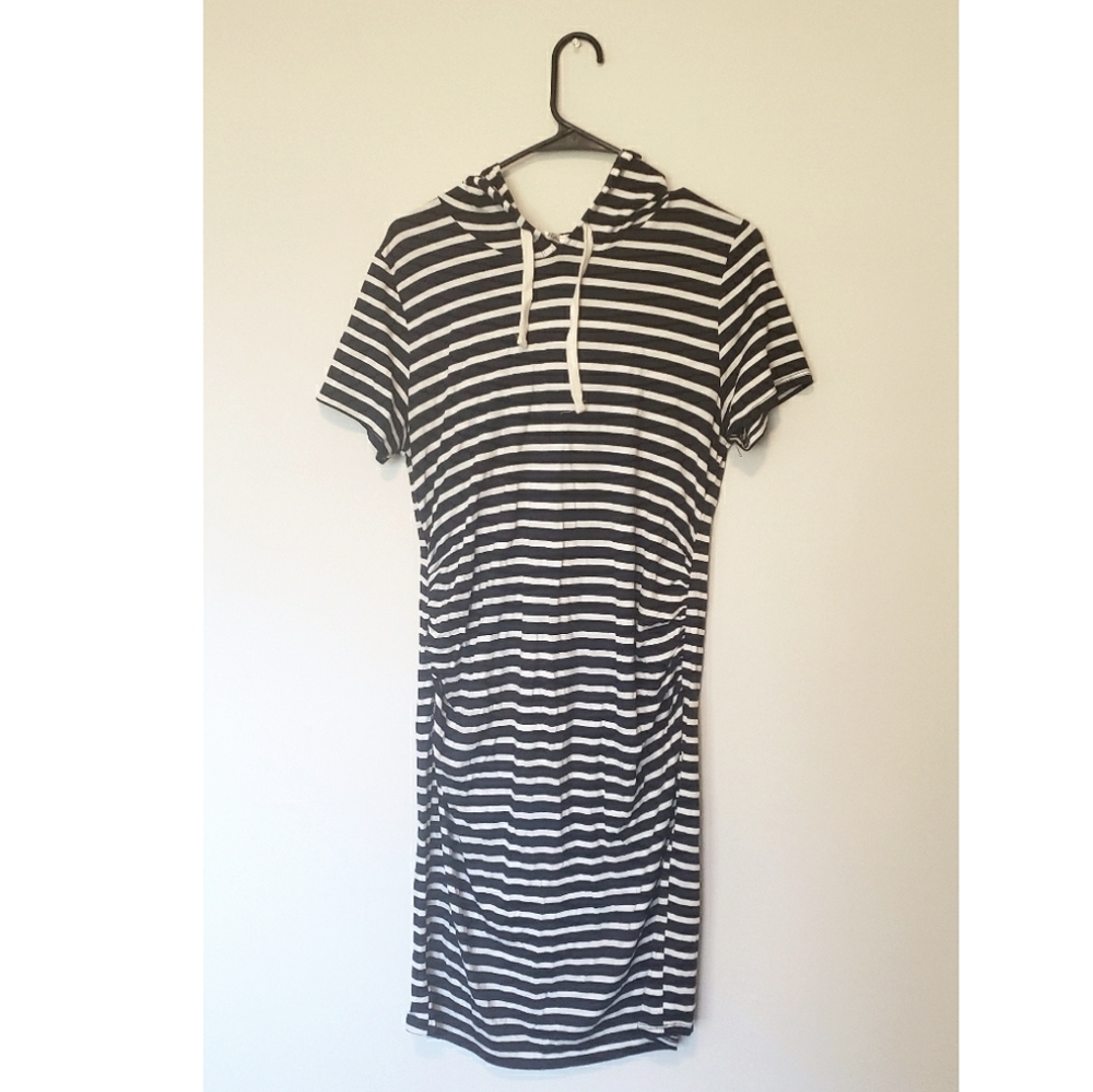 Hooded maternity dress, Sz XL
